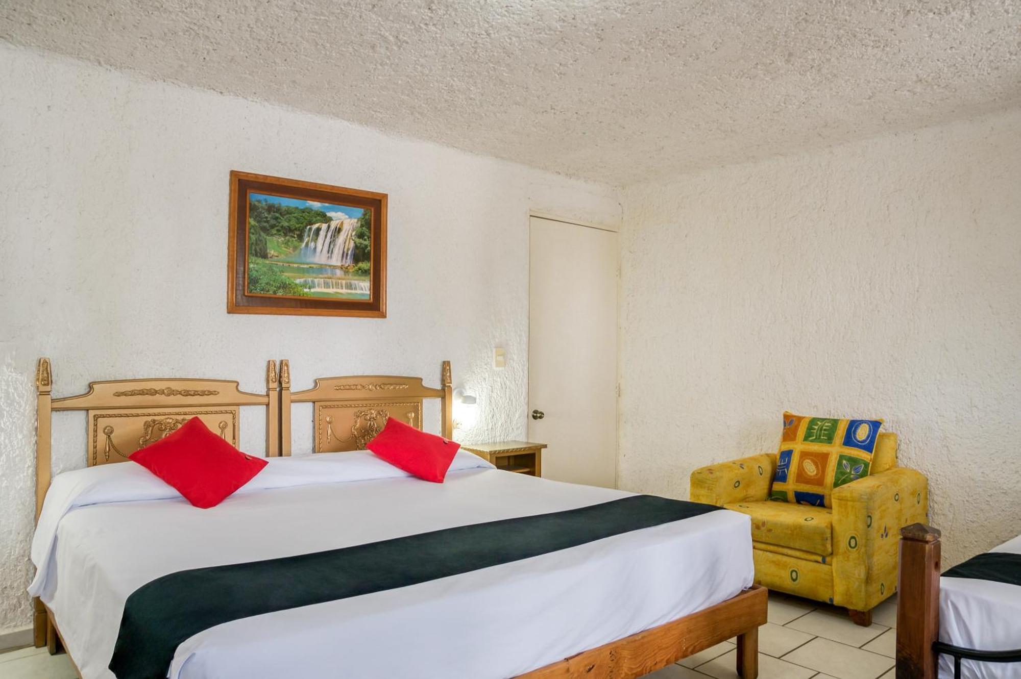 Capital O Farallon Inn, Hotel 5*