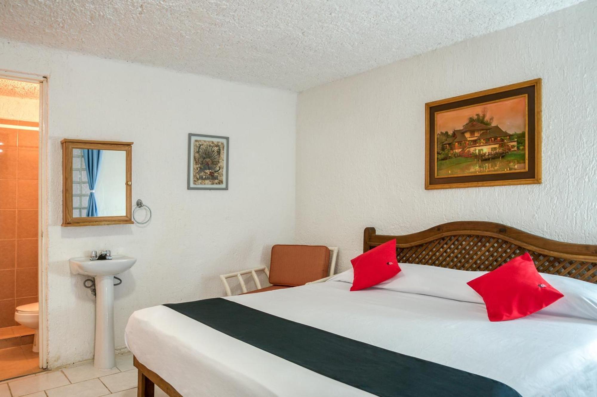 Capital O Farallon Inn,