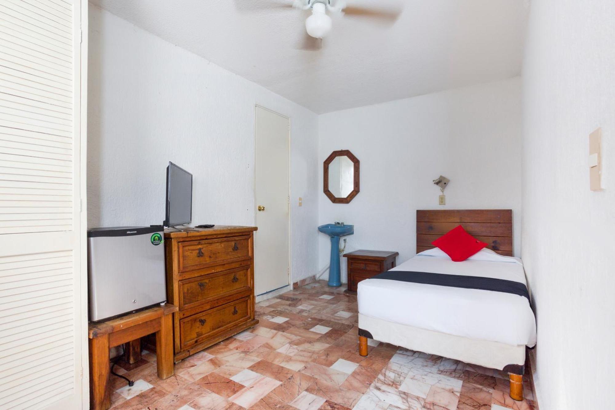 Capital O Farallon Inn, 5*