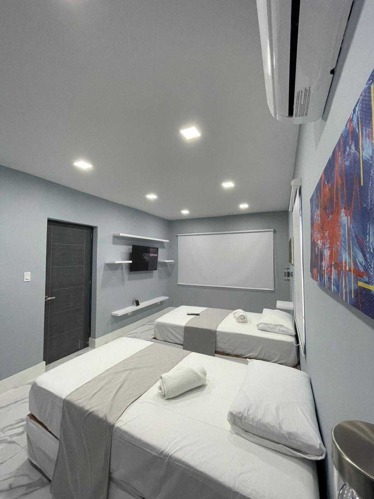 Majestic Blue Bay Of - Up To 14 Pax Bed and breakfast *