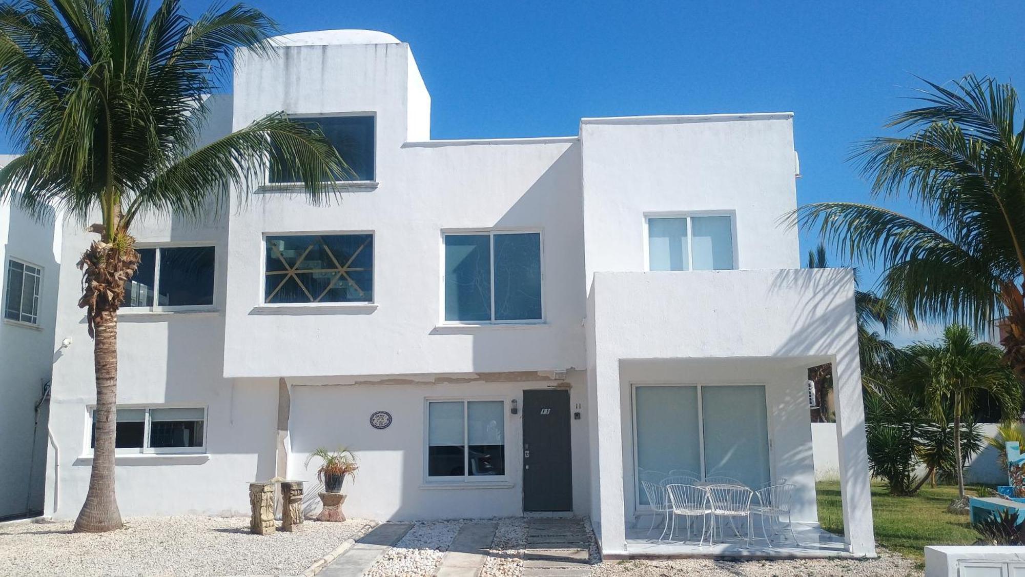 Majestic Blue Bay Of - Up To 14 Pax Cancún