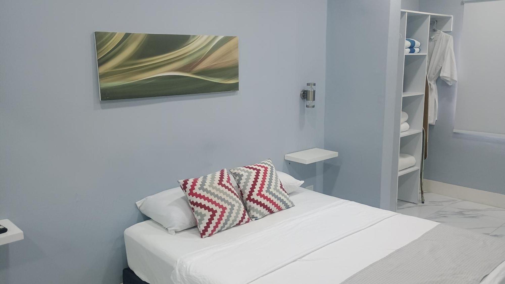 Majestic Blue Bay Of - Up To 14 Pax Bed and breakfast