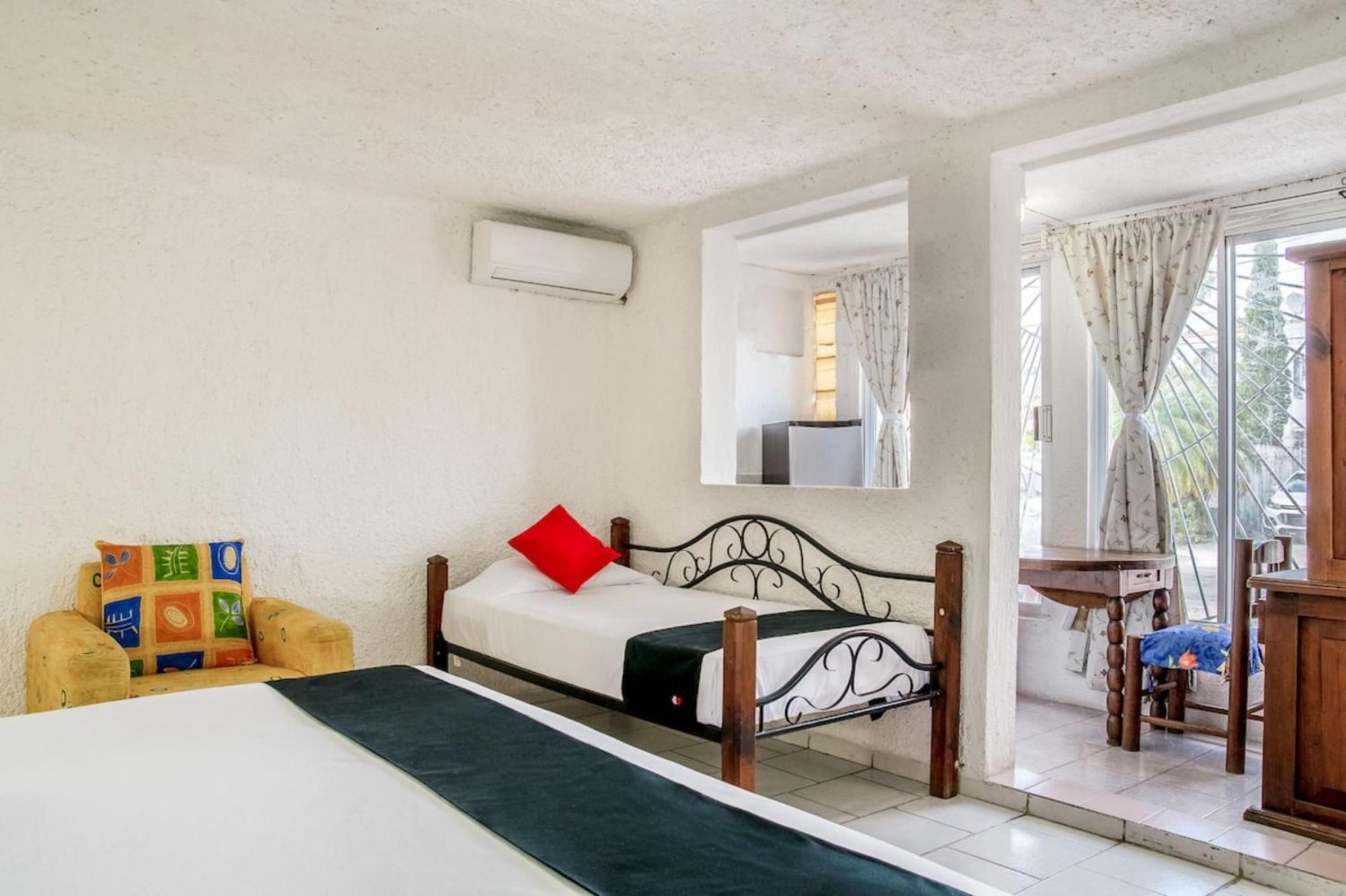Capital O Farallon Inn,