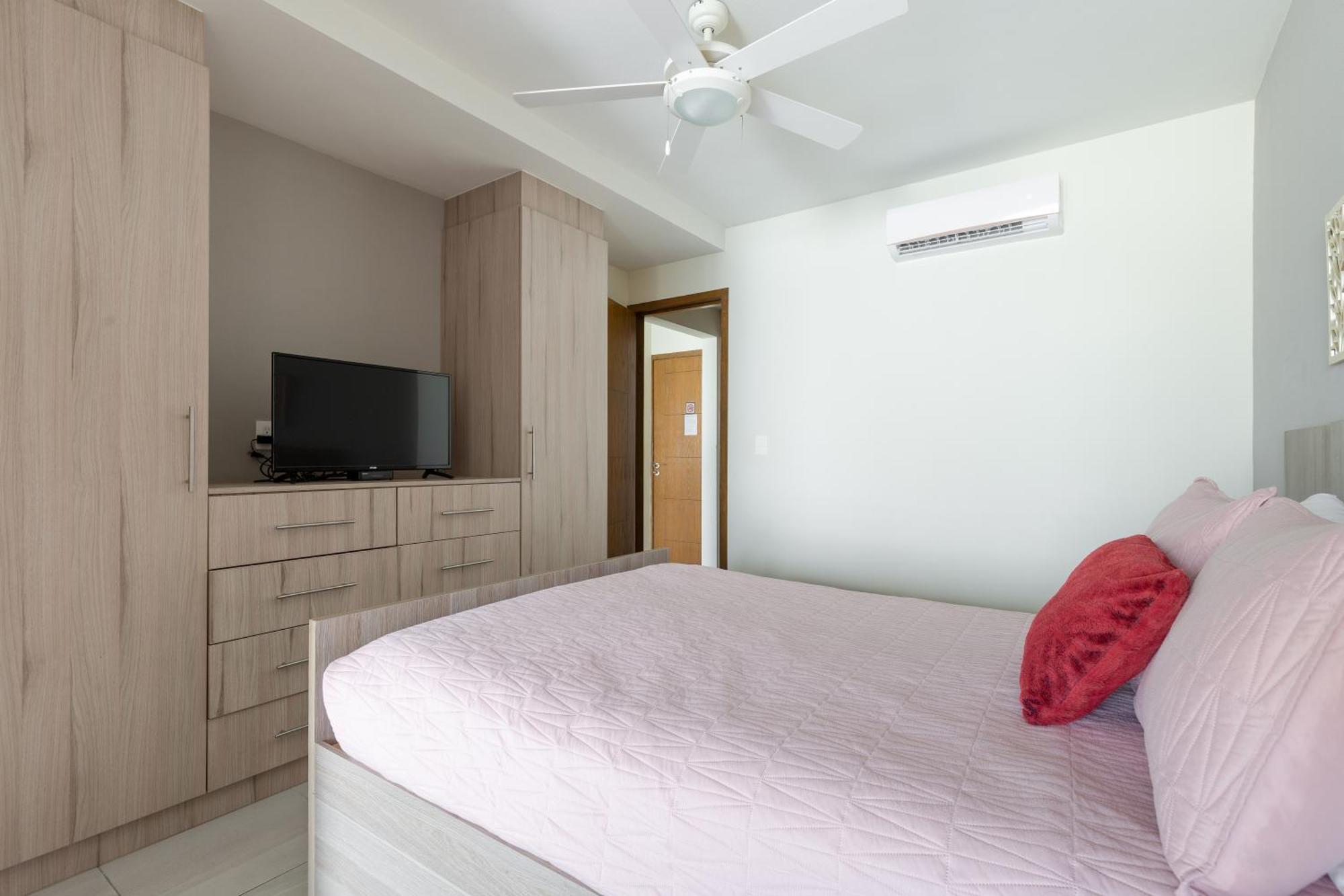 Apartamento Large With Pool And Terrace!