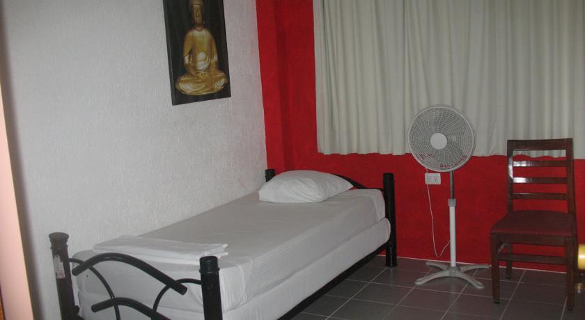 Mundo Maya Hostal *