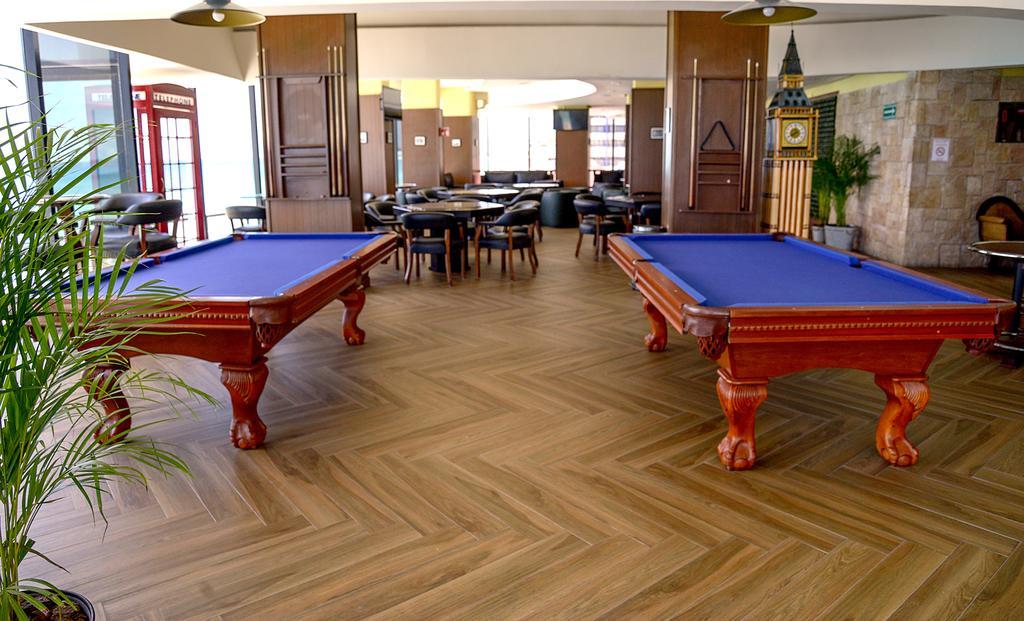 Resort Crown Paradise Club