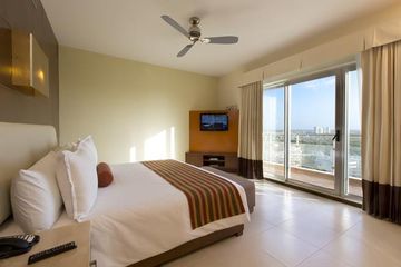 Hotel Krystal Urban Cancún&beach Club 3*