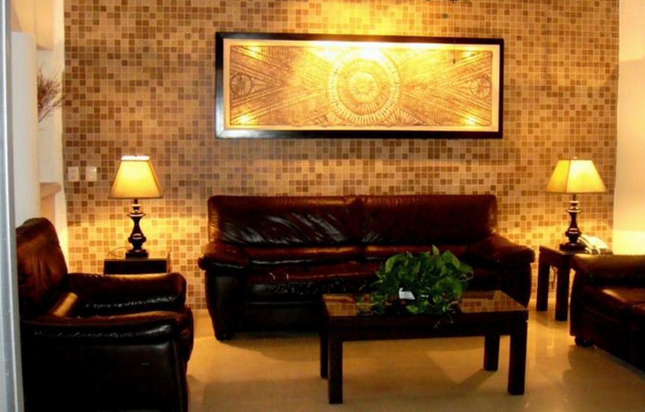 Colonial Hotel