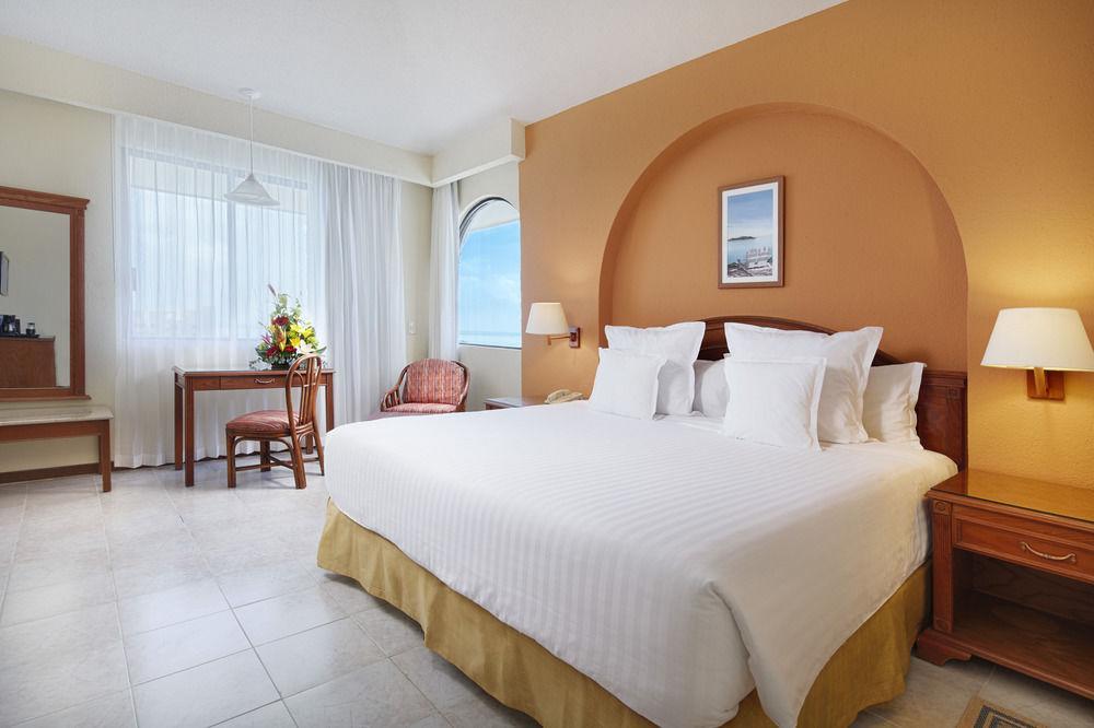 Resort Occidental Tucancún - 4*