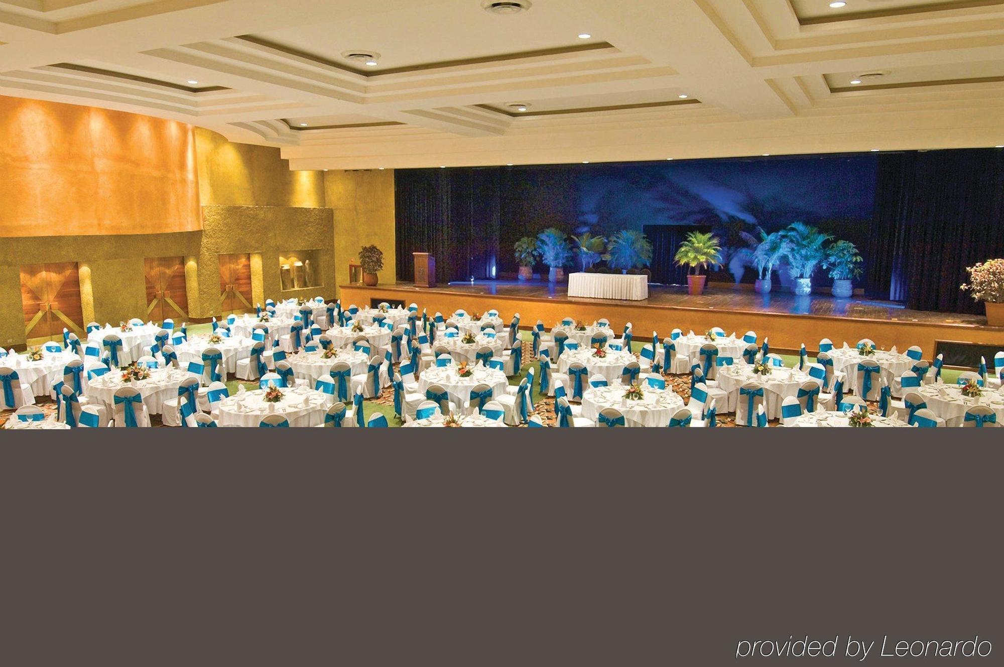 Resort Oasis Lite Cancún