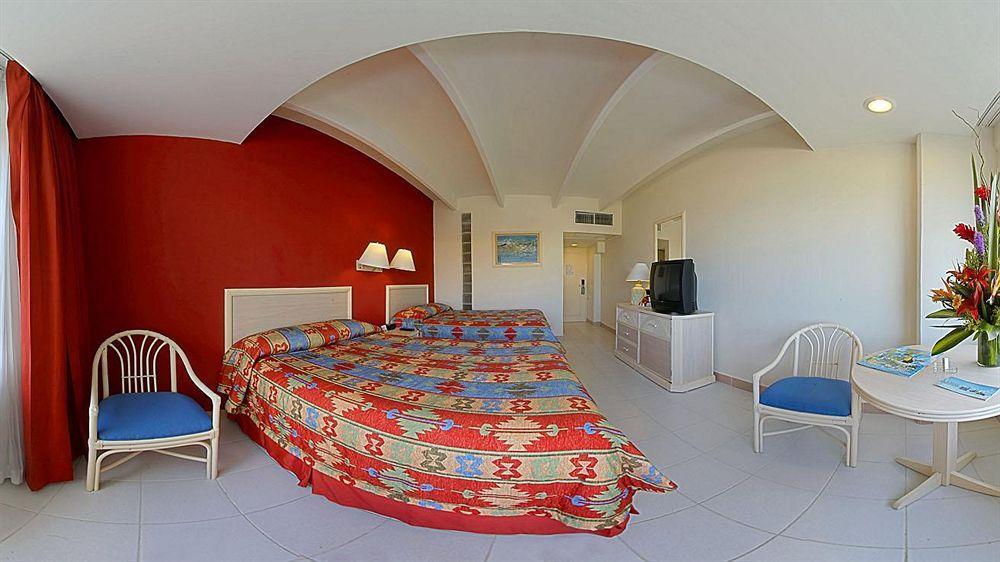 Oasis Palm Cancún