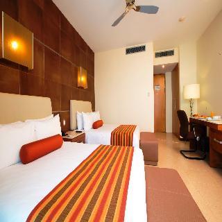 Krystal Urban Cancún&beach Club Hotel