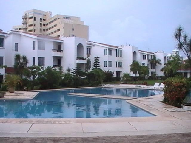 Zona Hotelera Playa Linda Apartment *