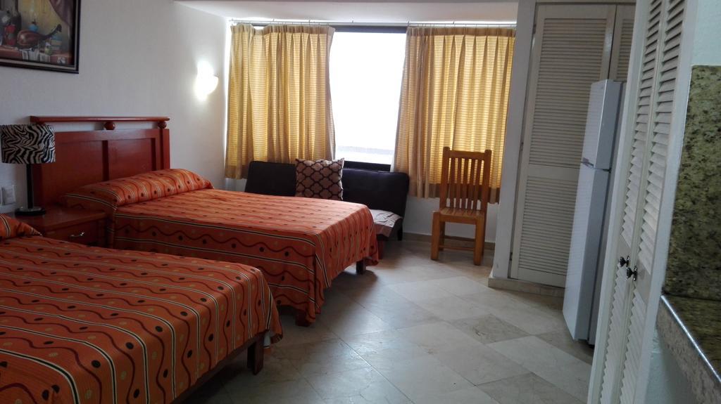 Super Cheap Zone * Cancún