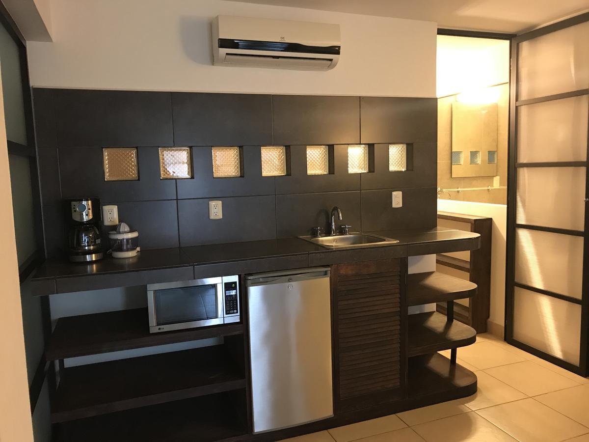 Art Deco Suites 2*