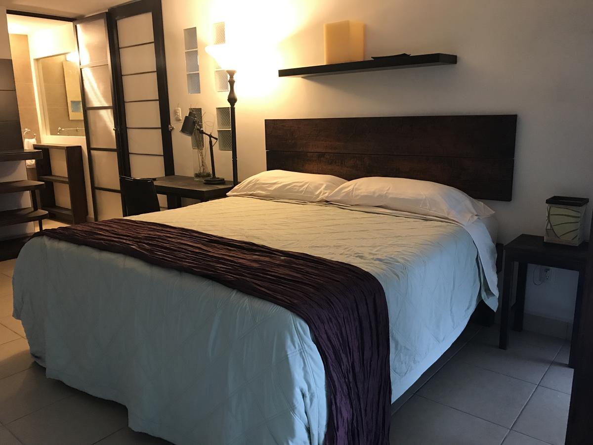Art Deco Suites Apartahotel