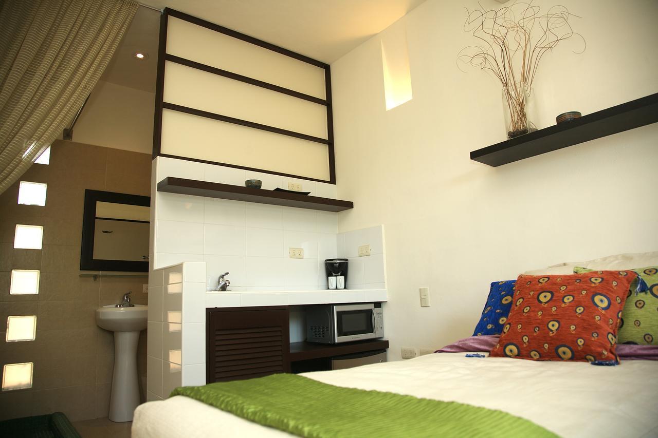 Art Deco Suites Apartahotel 2*