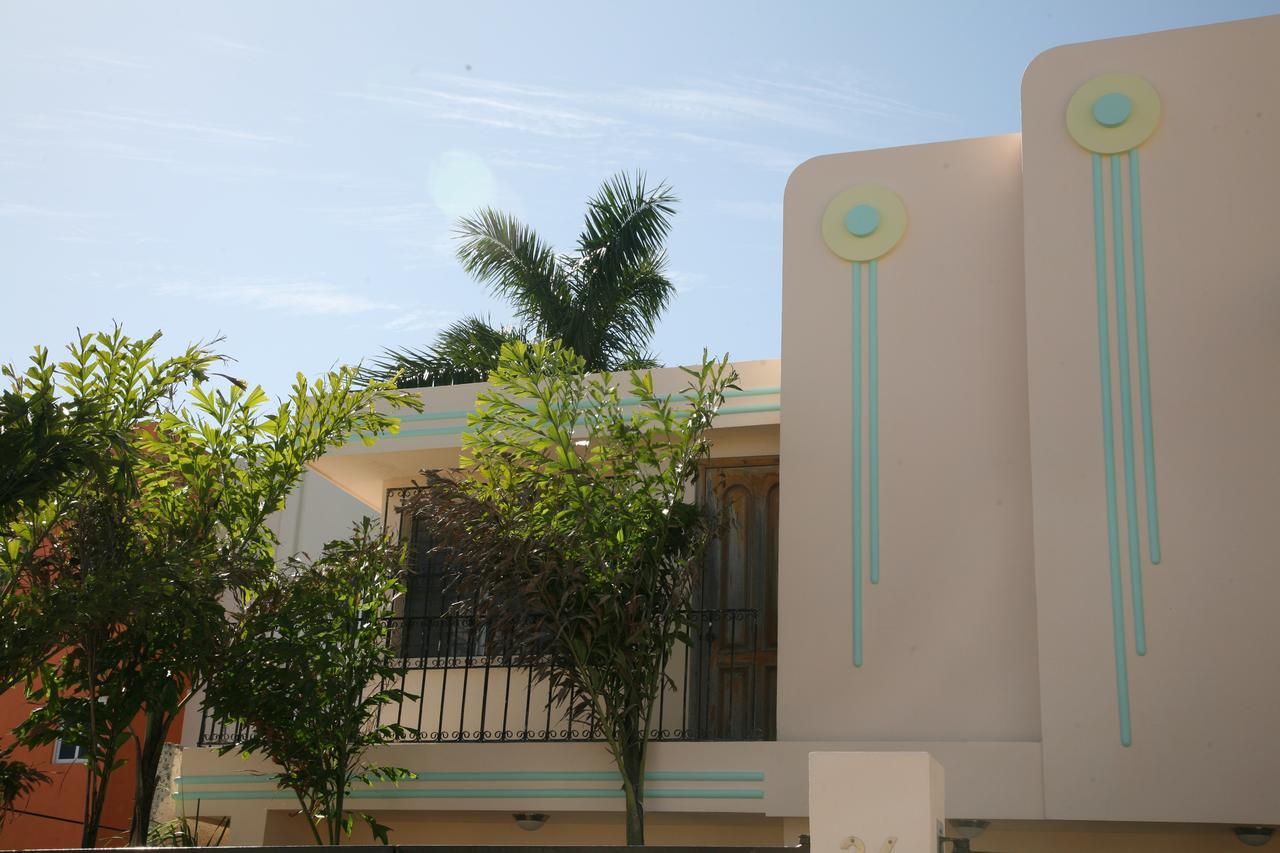 Art Deco Suites Apartahotel