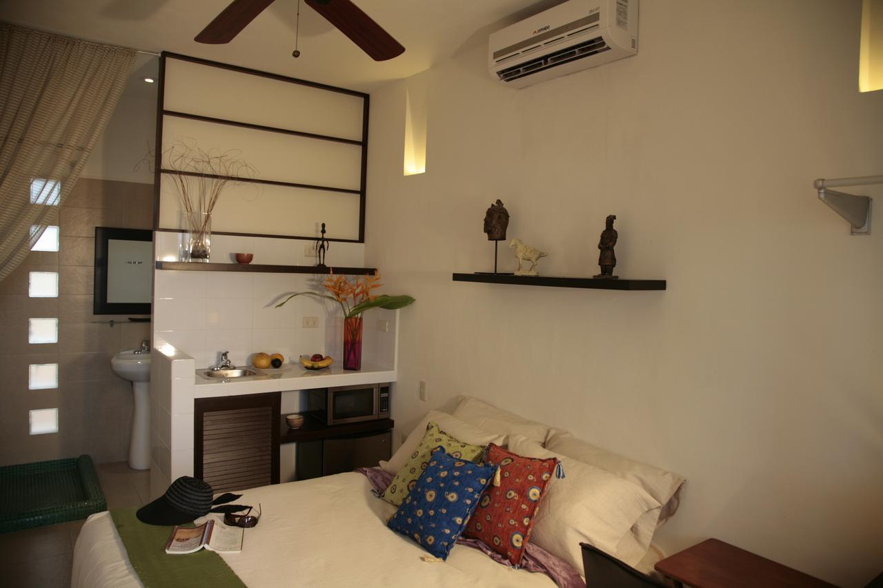 Art Deco Suites Apartahotel