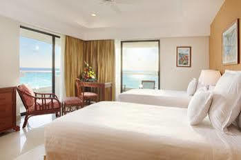 Hotel Barcelo Tucancun Beach *