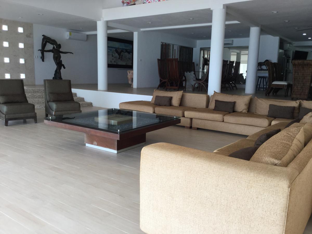 Del Mar Villa