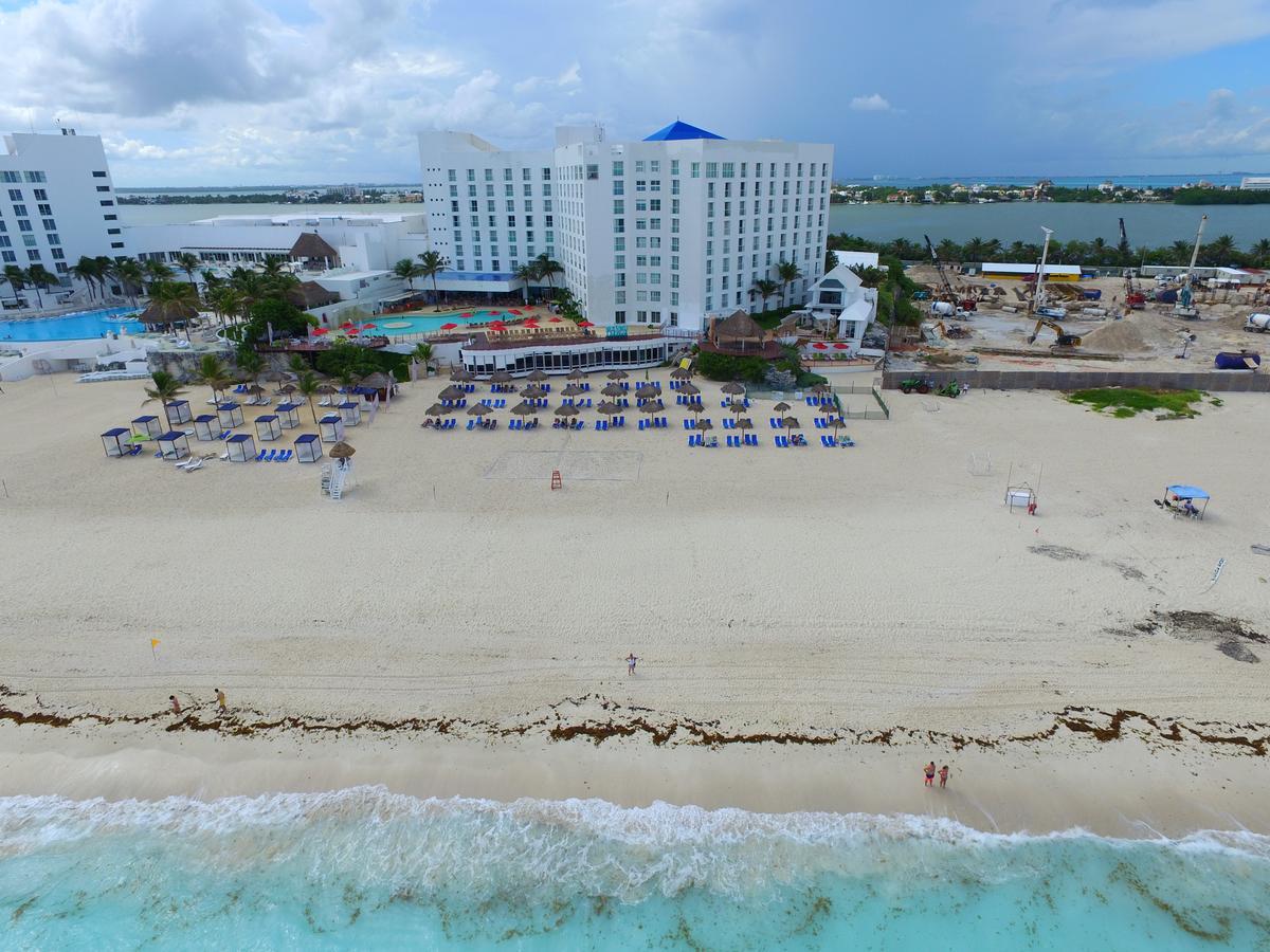 Sunset Royal Cancún