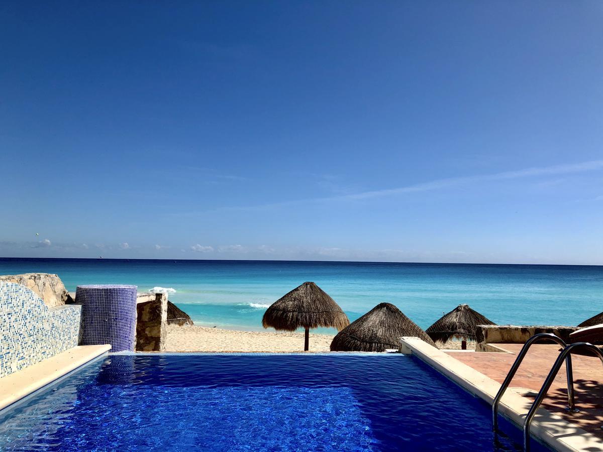 Eight Bedroom Beach House * Cancún