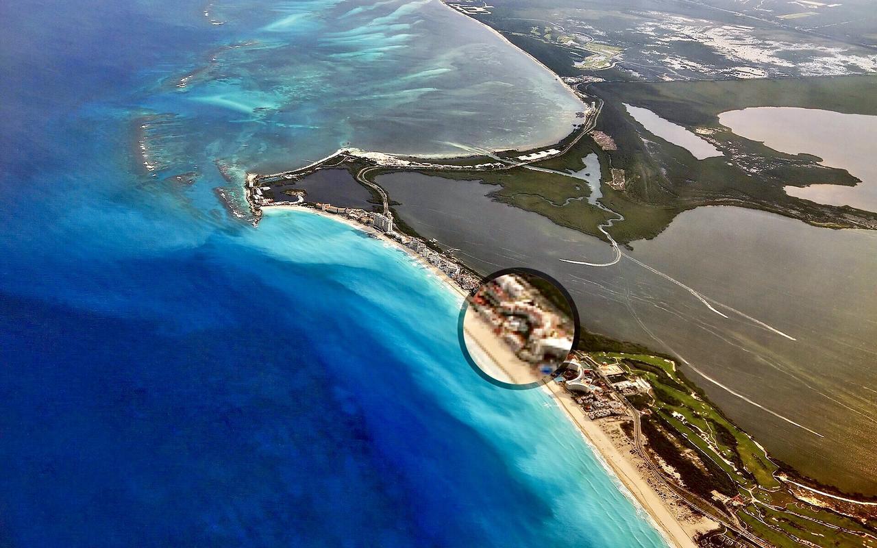 Eight Bedroom Beach House Villa Cancún