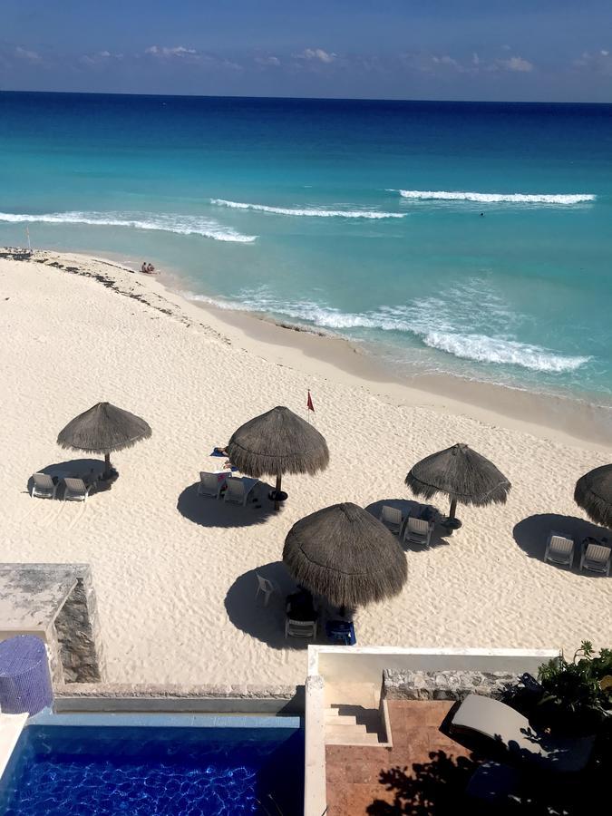 Eight Bedroom Beach House Villa Cancún