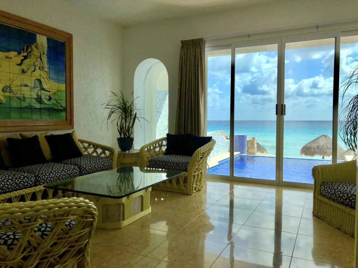 Eight Bedroom Beach House Villa *