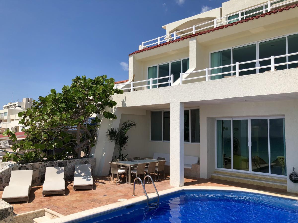 Villa Eight Bedroom Beach House