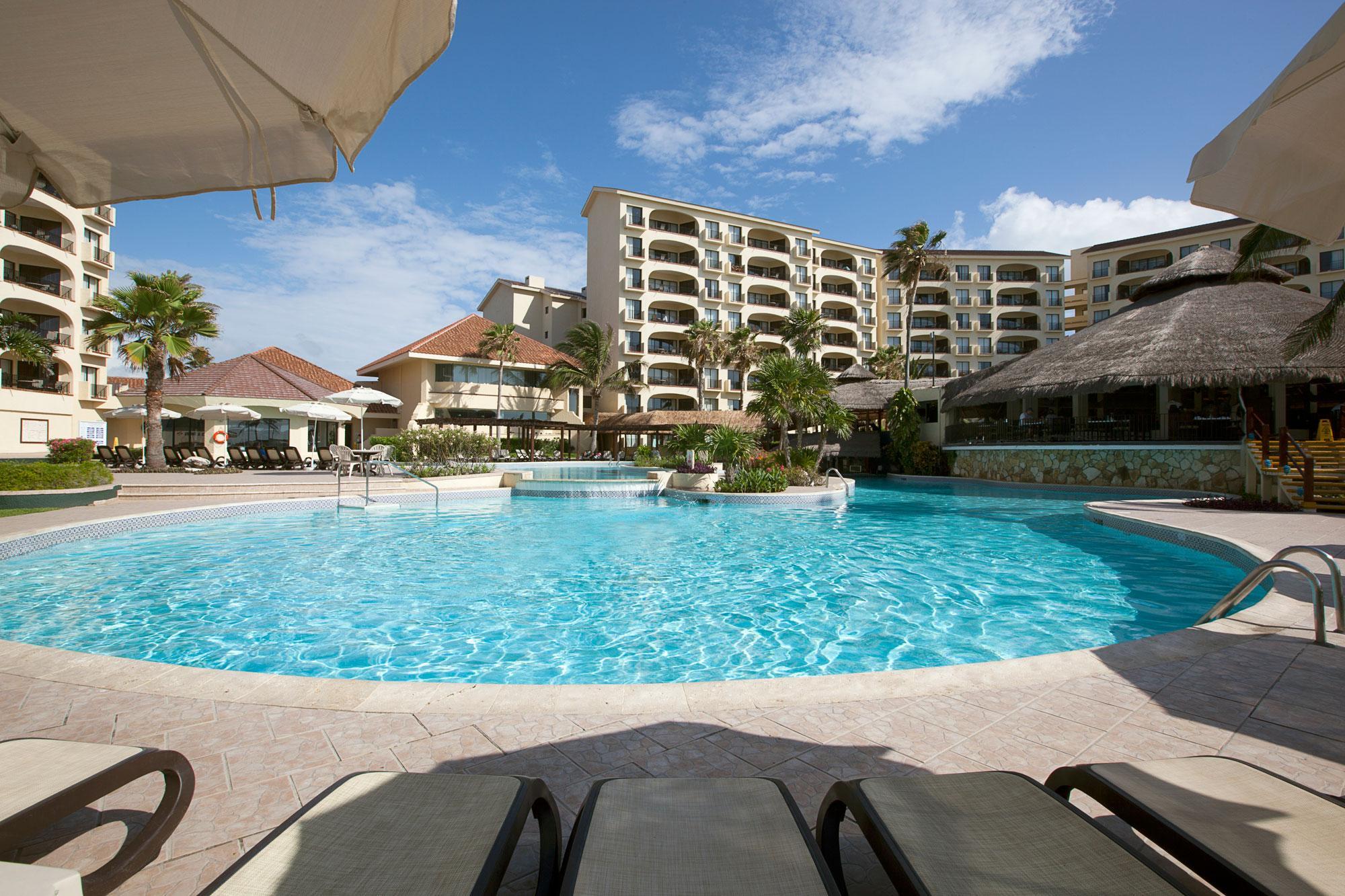 Emporio Resort 4*