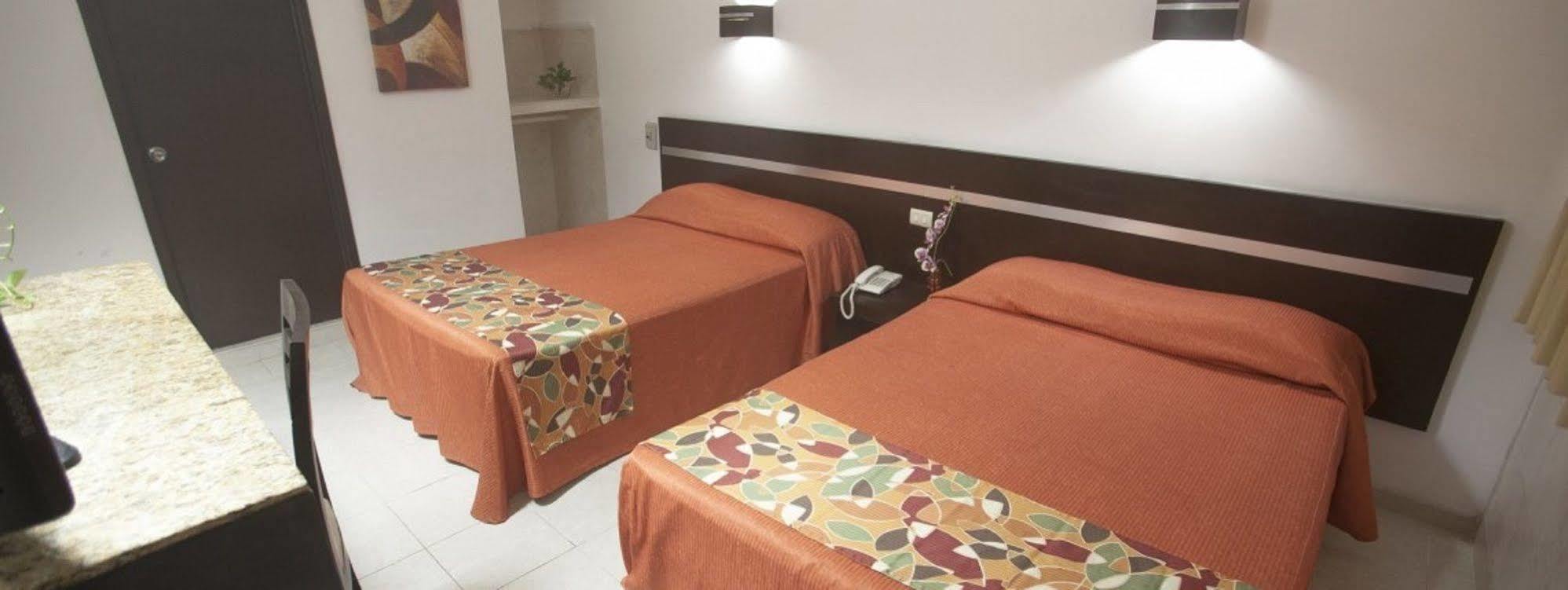 Colonial Hotel 3*