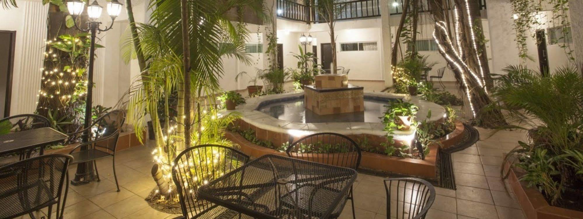 Hotel Colonial