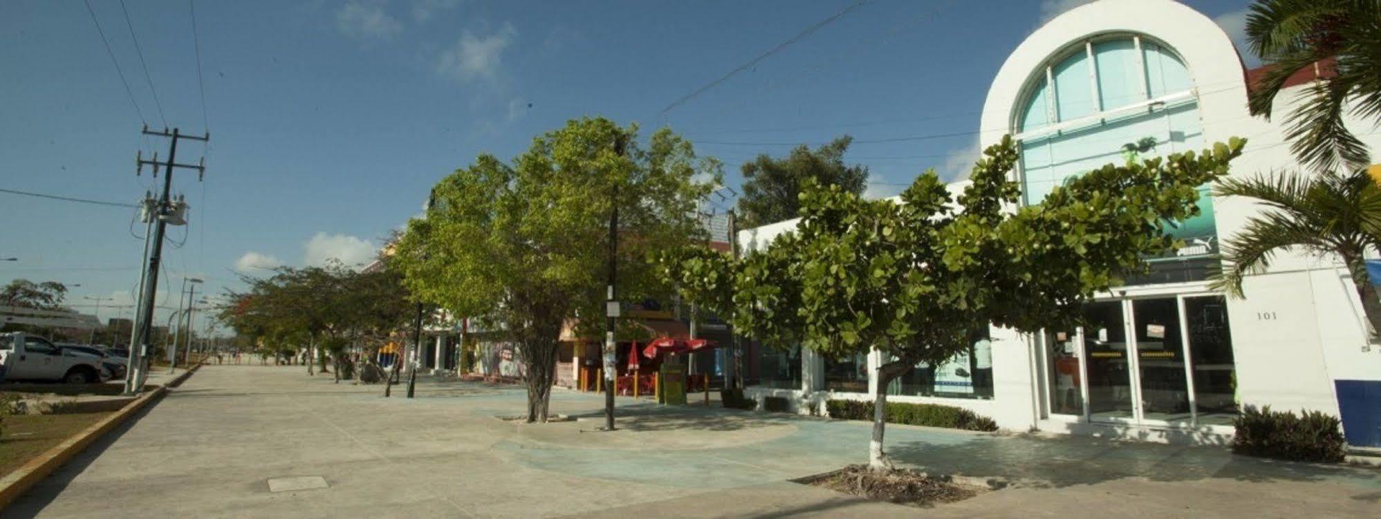 Colonial Hotel Cancún