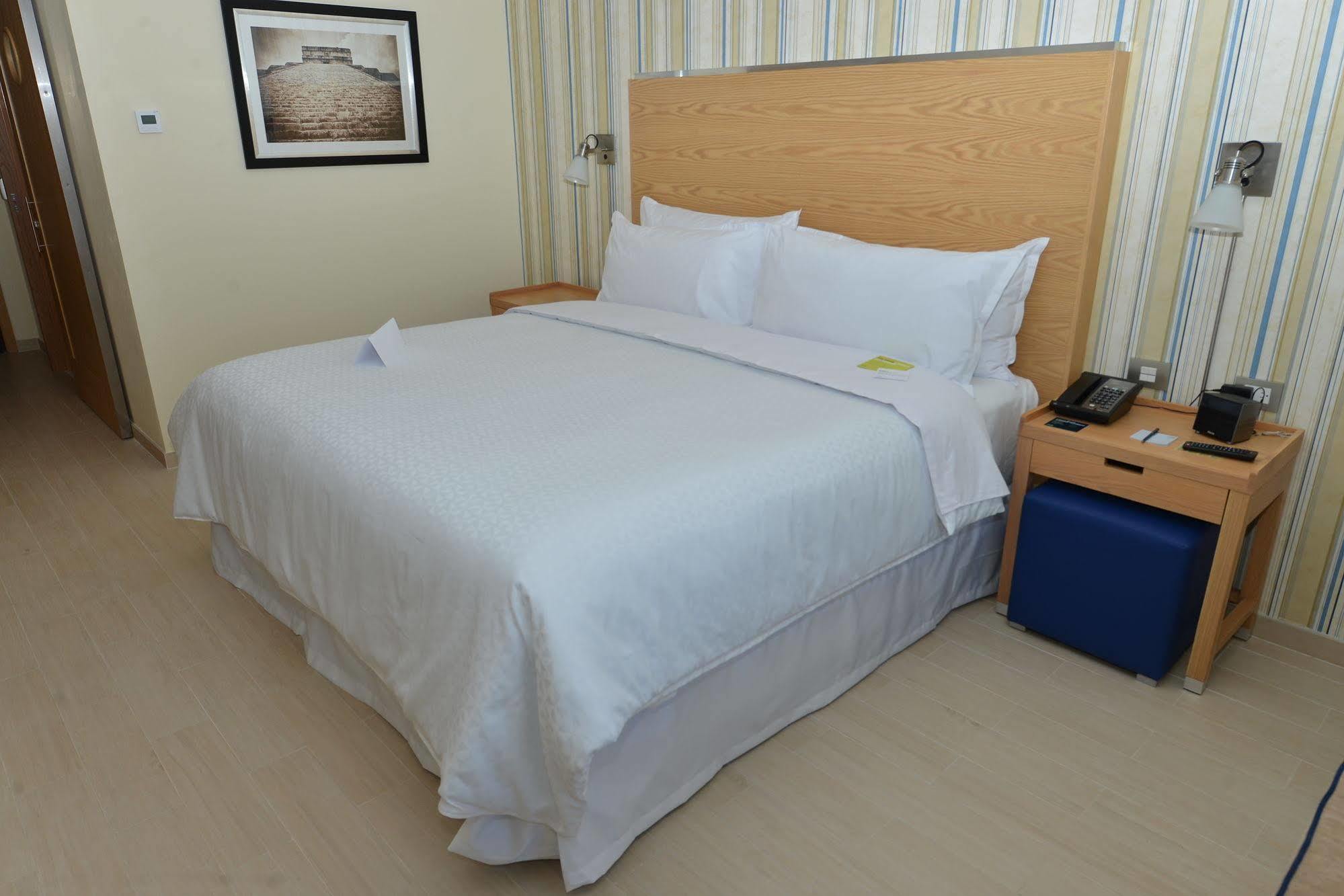 Four Points By Sheraton Centro Hotel Cancún