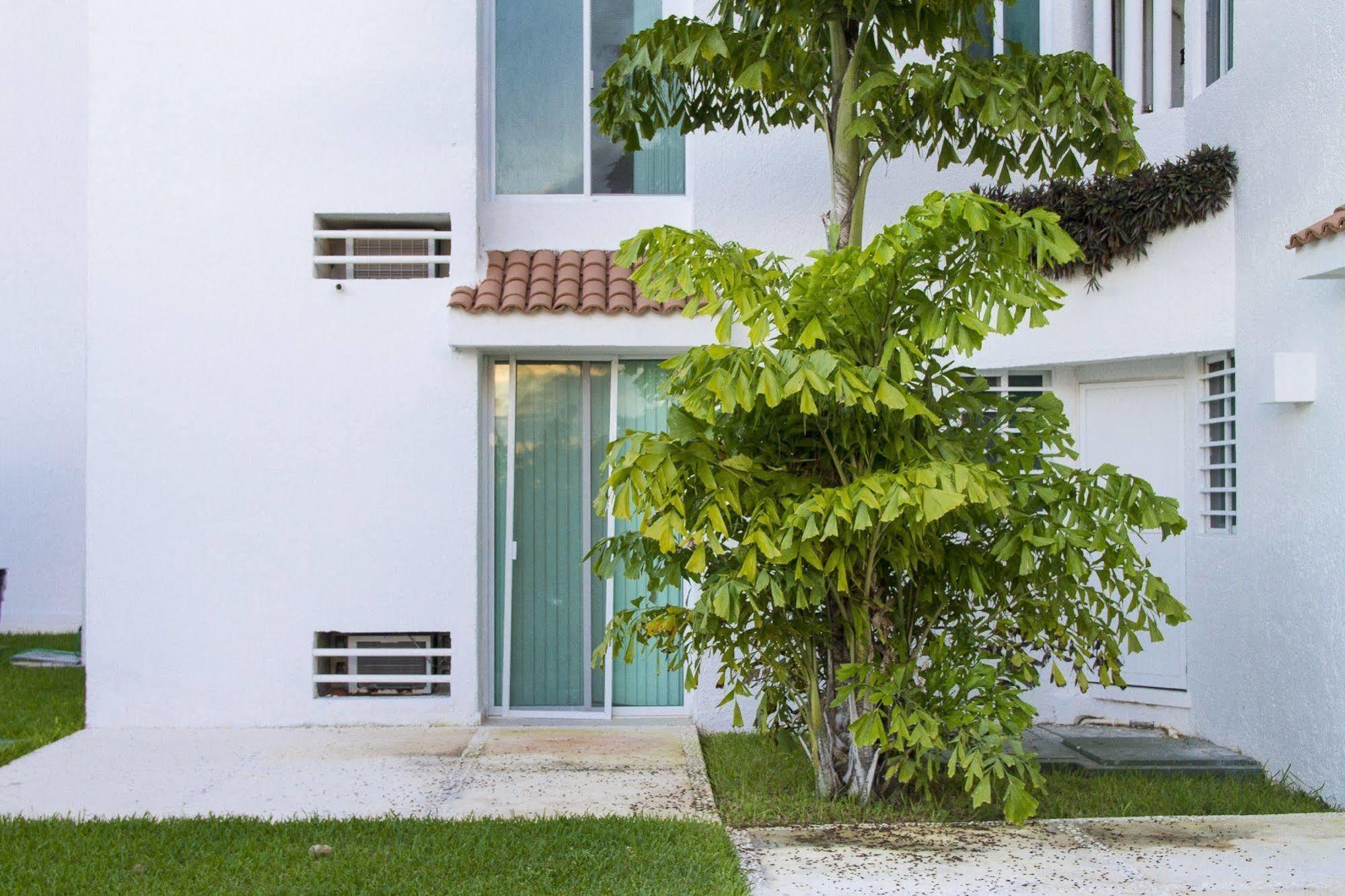 Gaviotas & Aparthotel Cancun