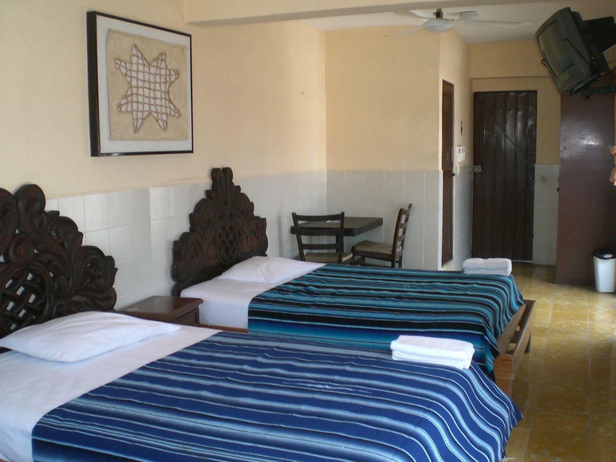 Colonial San Carlos 2*