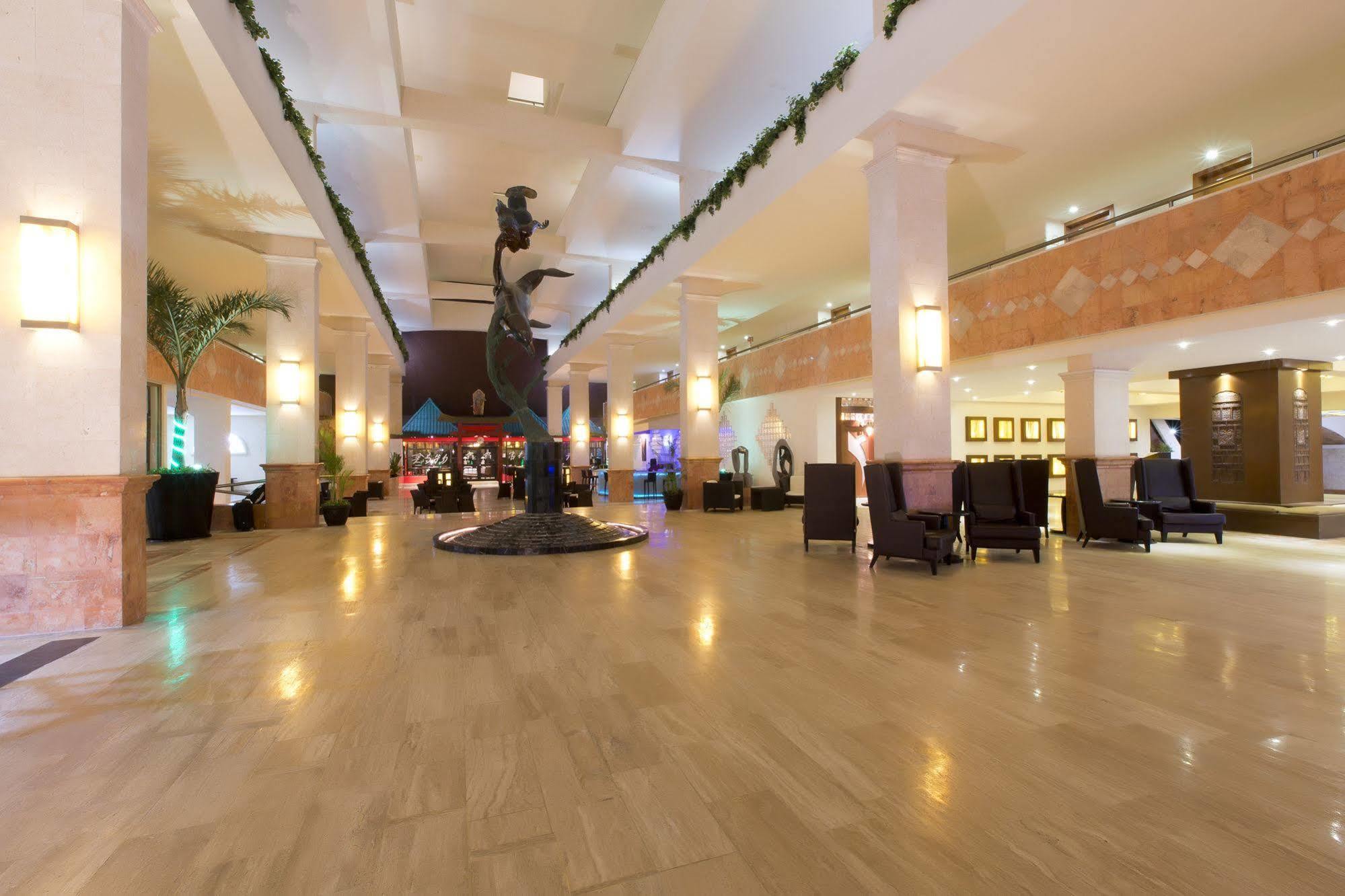 Golden Parnassus Adults Only & Hotel Cancún