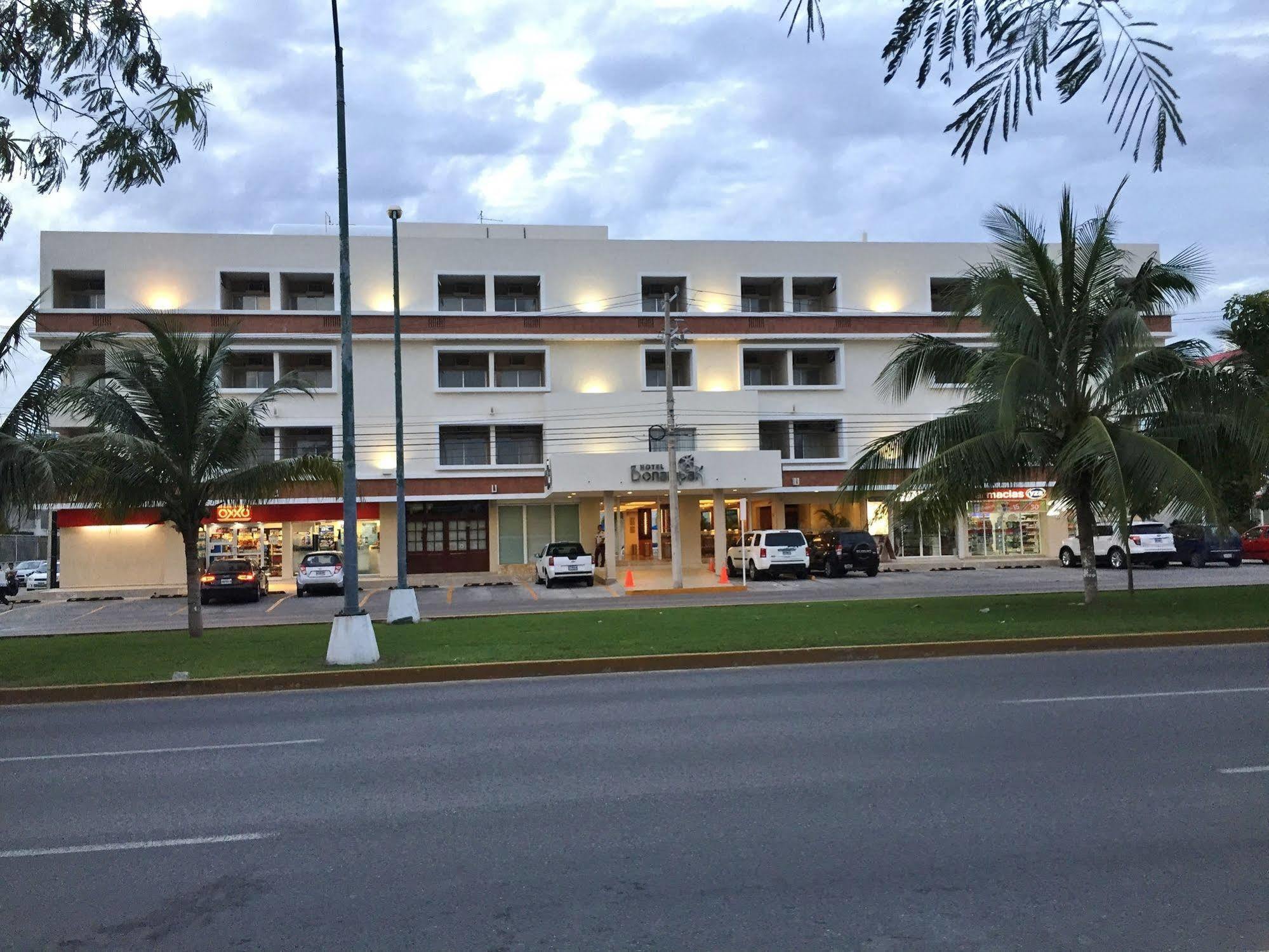 Bonampak Hotel