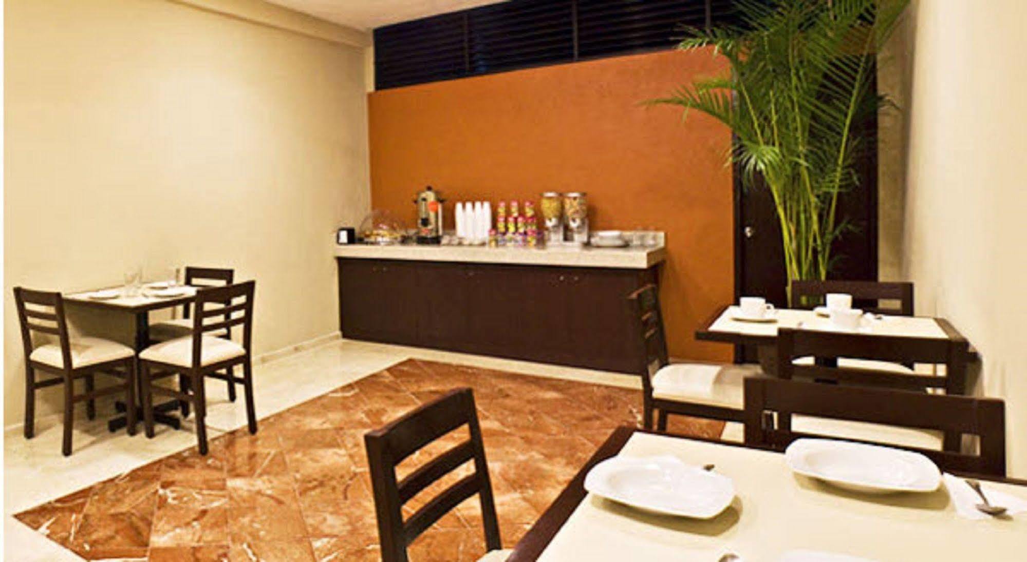Bonampak Hotel Cancún