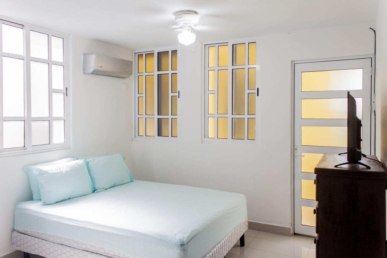Vita 4 You Suites Hostal *