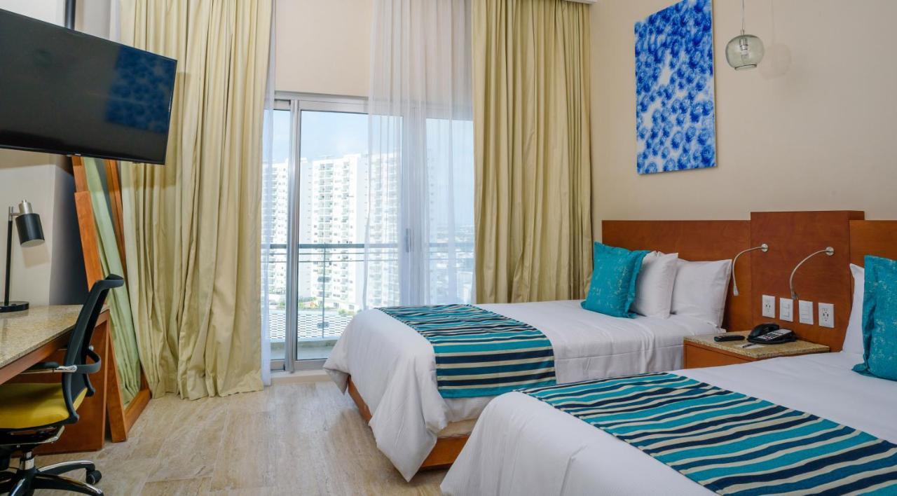 Krystal Urban Centro Cancún