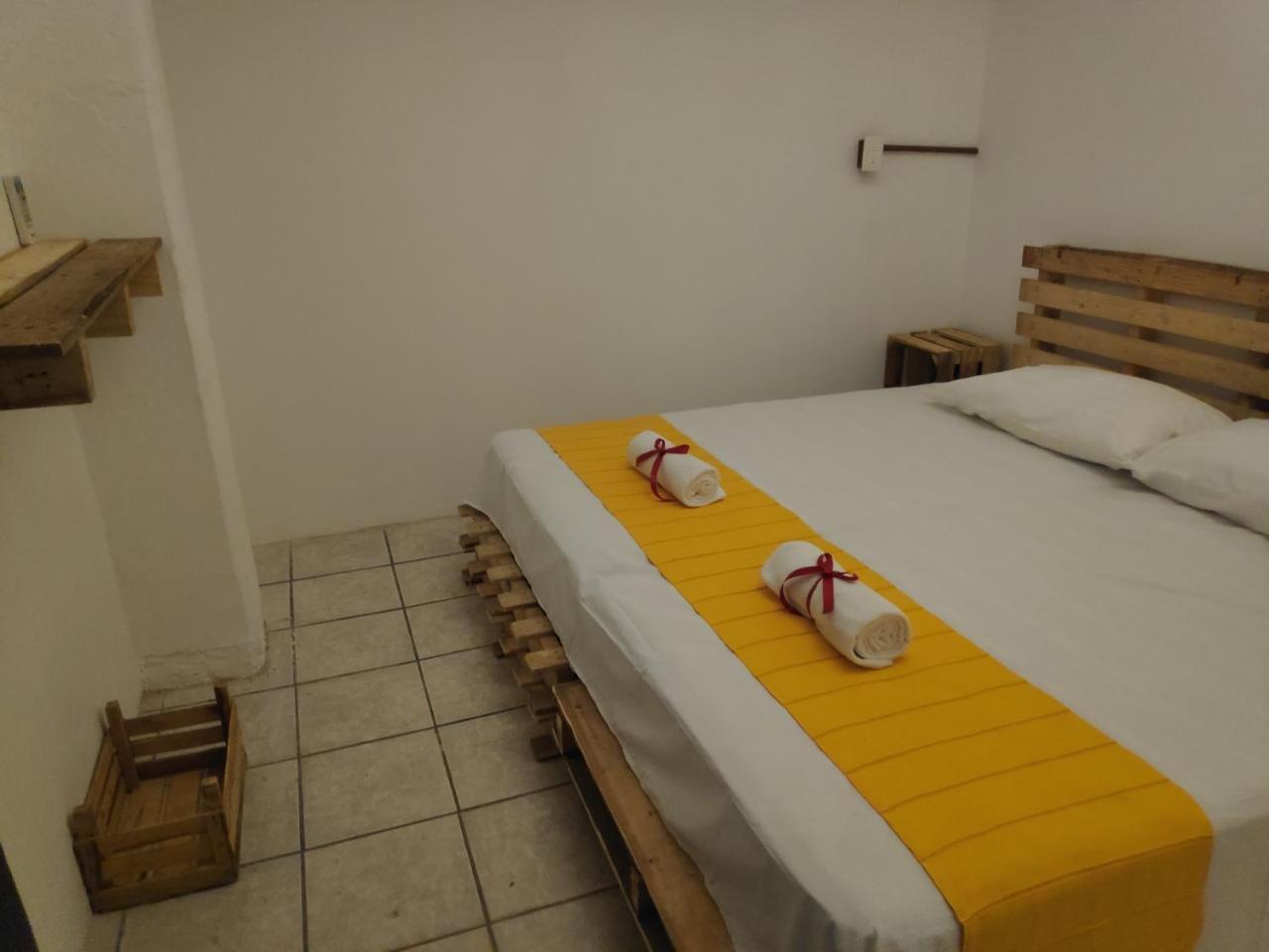 Hostal Morenita Linda *