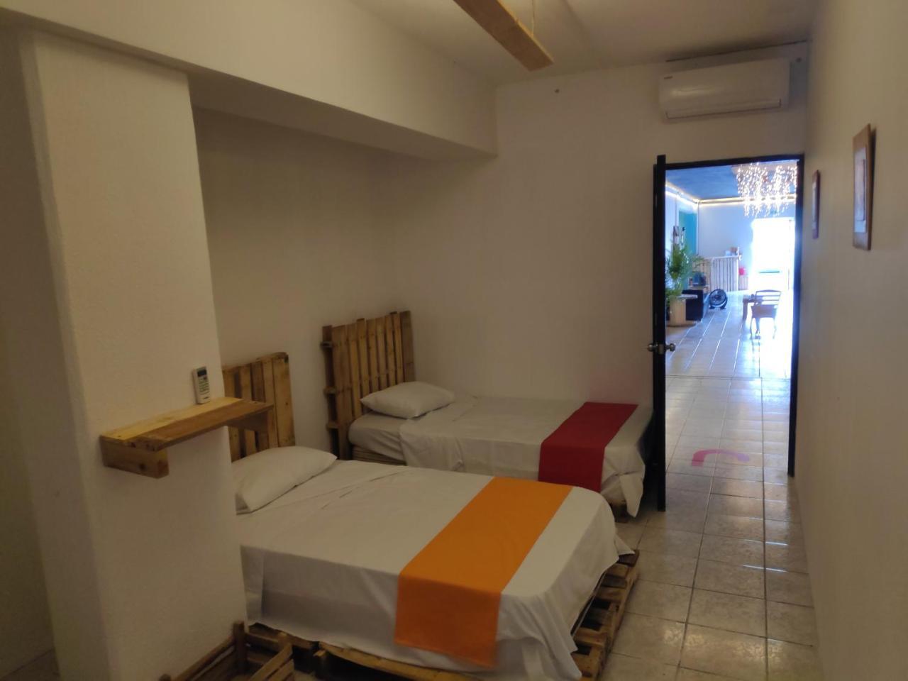 Hostal Morenita Linda *