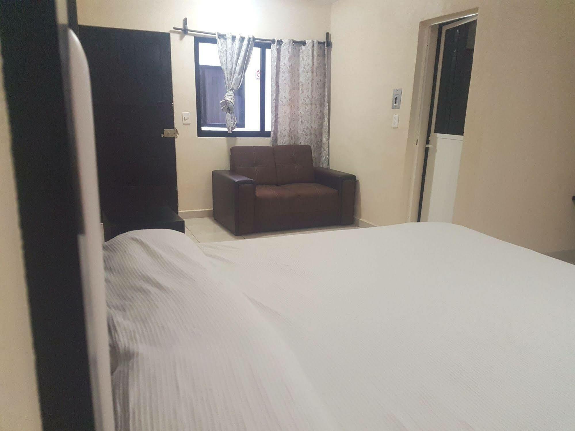 Jardin Hotel 2*