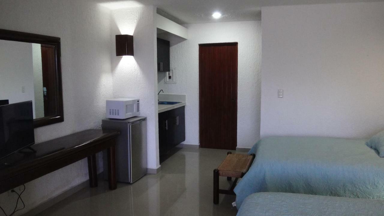 Apartamento Remodeled Studio In Beachfront Condominium *