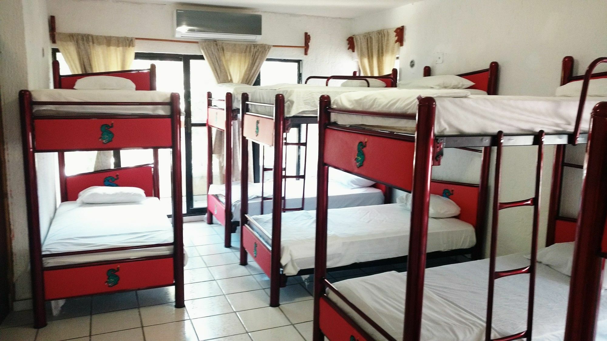 Guest house Kukulcan & Friends 2*