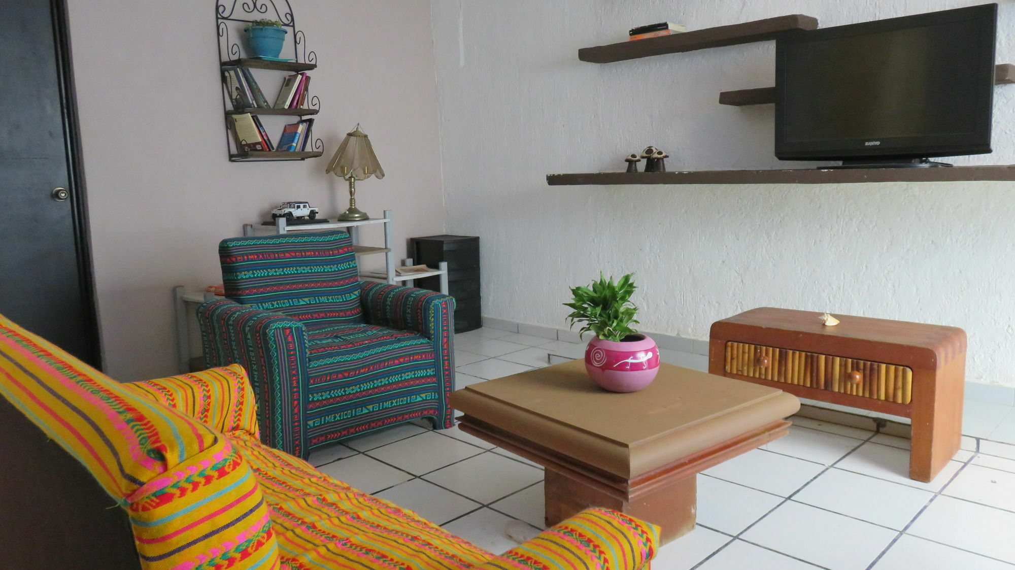 Guest house Kukulcan & Friends 2*