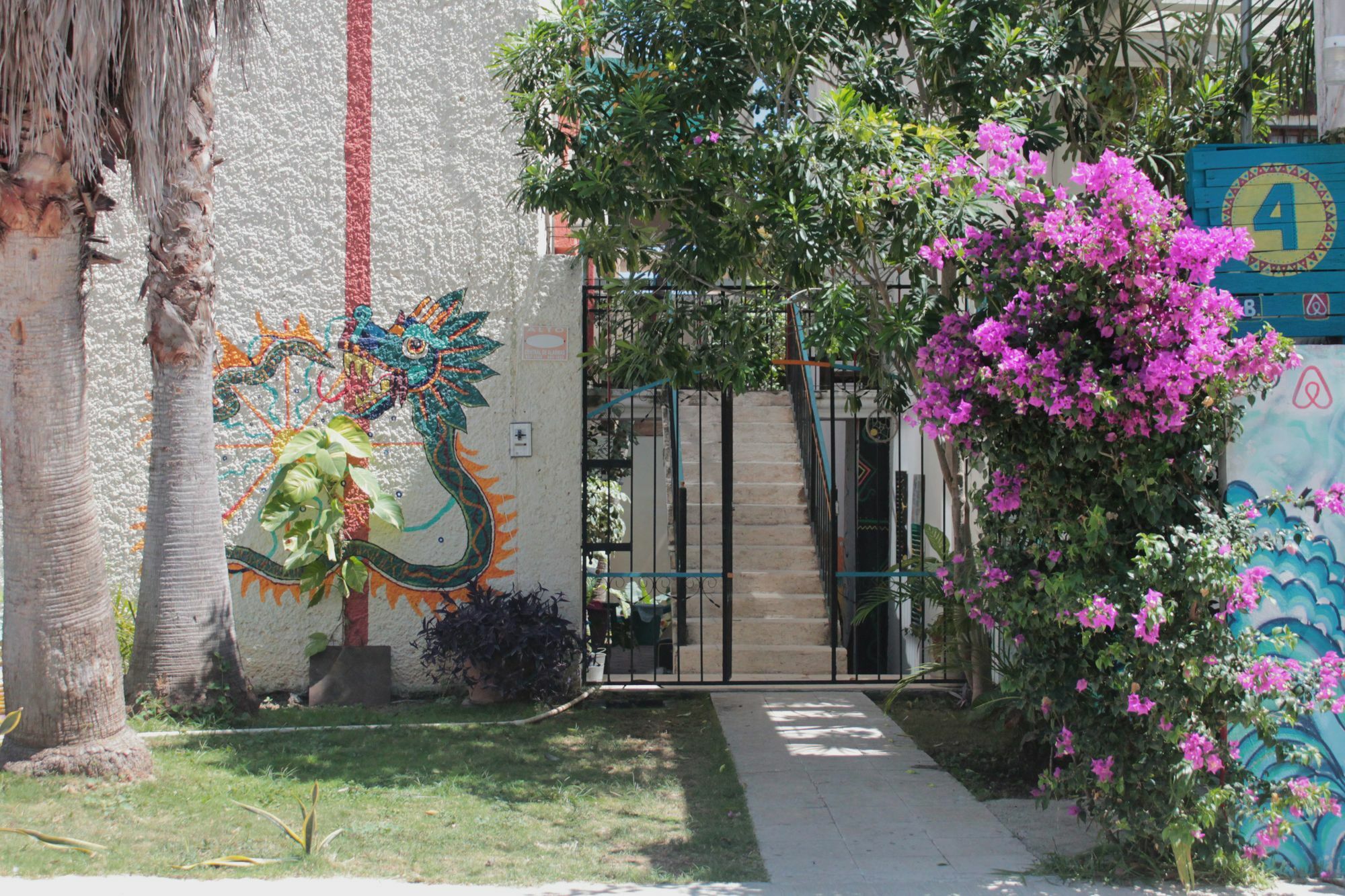 Guest house Kukulcan & Friends 2*